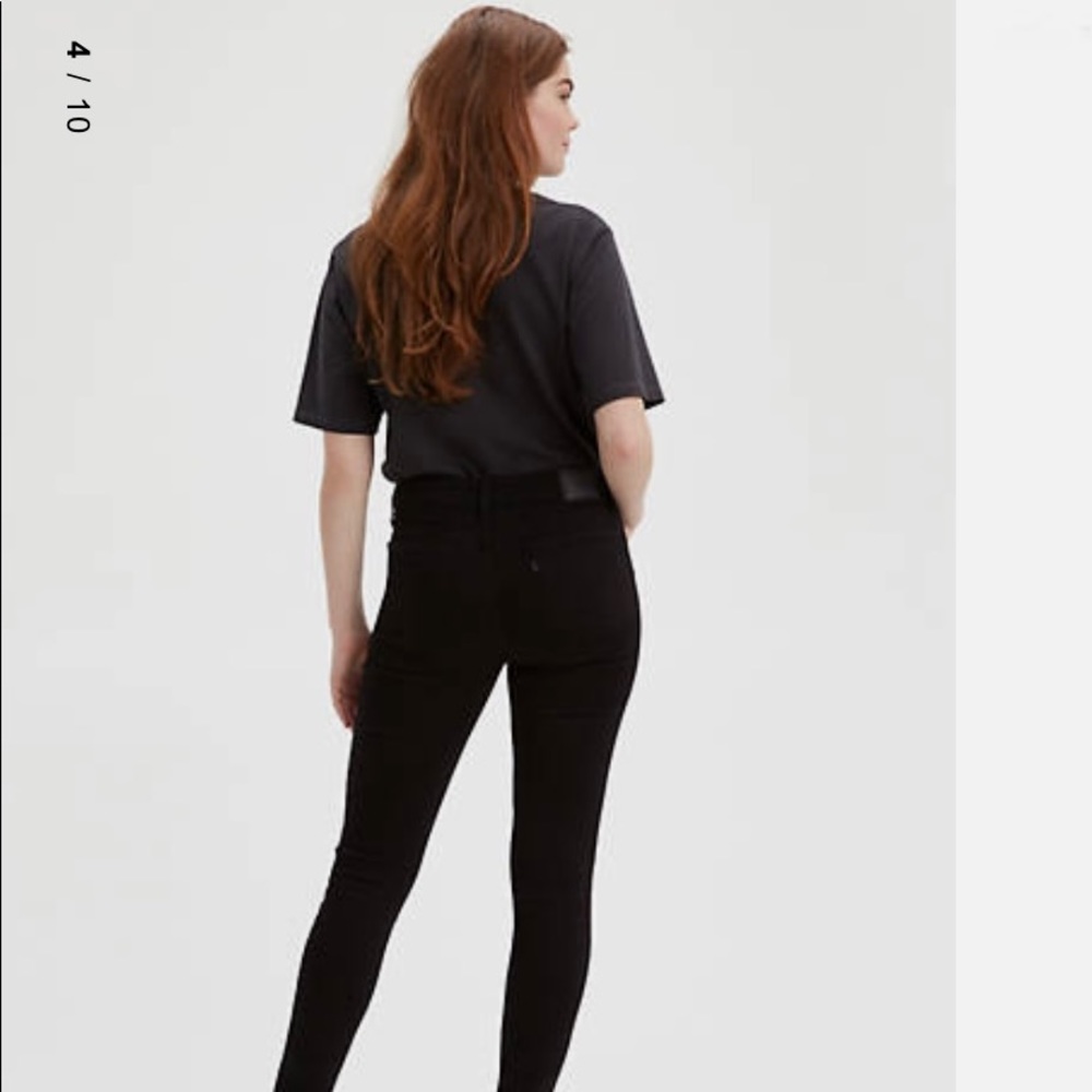 Levi’s Women’s 711 Skinny Ankle Jean